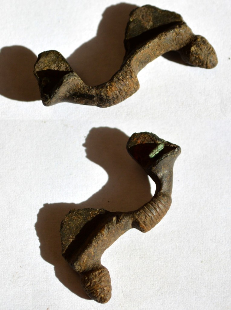 Obiect medieval bronz
